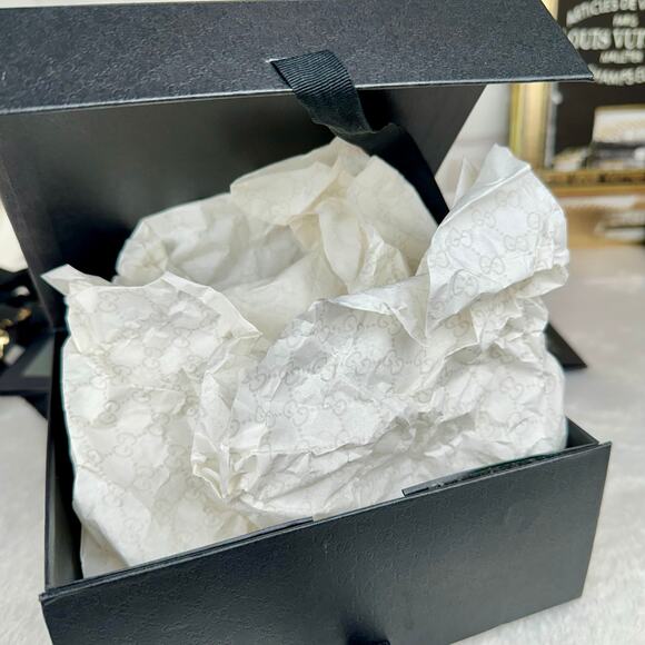 GUCCI GG print Box, Beautiful RARE shopping bag AND envelope gift set - Picture 10 of 15